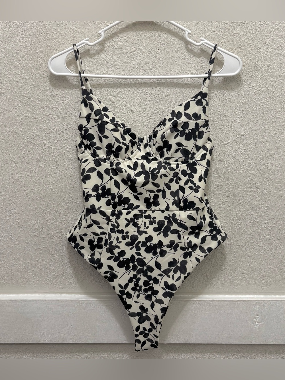 SKATIE Rachel One Piece Swimsuit in Ivory and Black Floral Size M